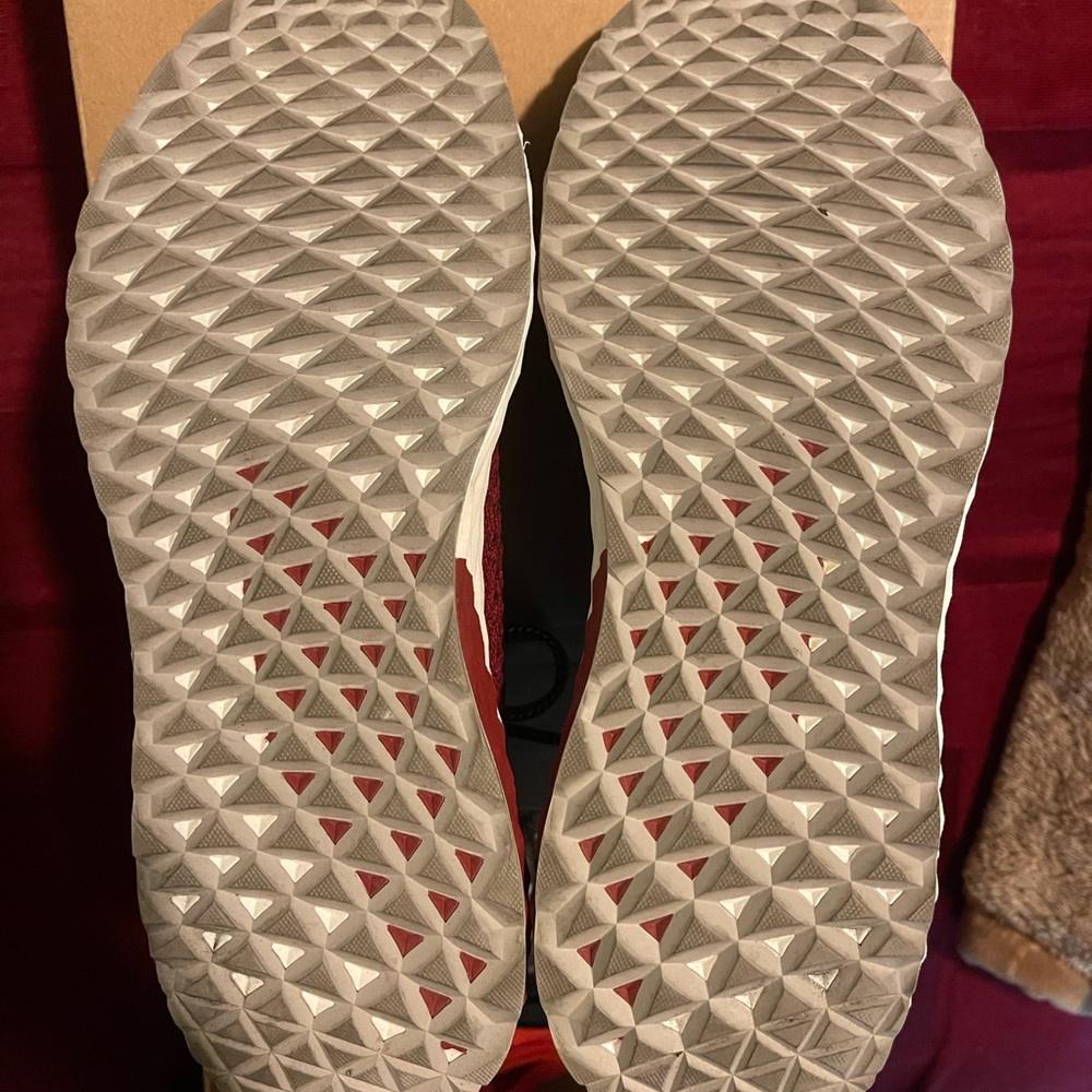 WORN 1x M/7.5 W /9NoBull Crimson Kit Runners. - Picture 7 of 8
